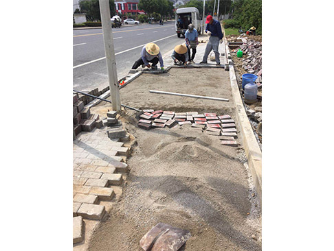 公路人行道修復